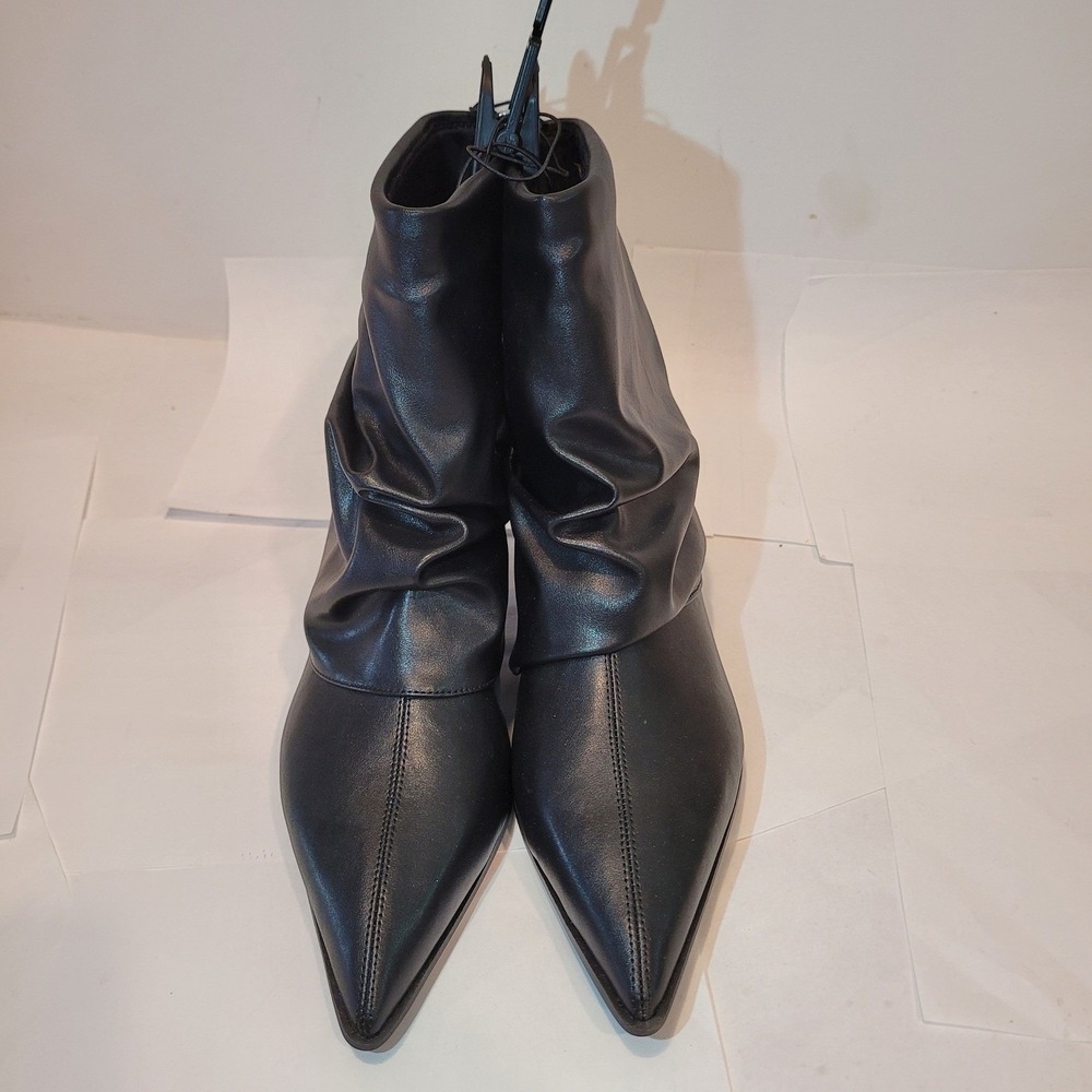 Time and Tru Women Black Kitten Heel Fold Boot Memory Foam Size 8